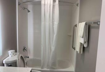 Motel 6 Rockford. Il has rooms with a private hot tub