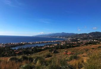 La casa dei gerani allows 18 year olds to book a room