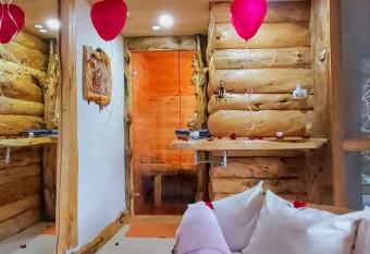 Caba  a en la Calera el Pinar allows 18 year olds to book a room