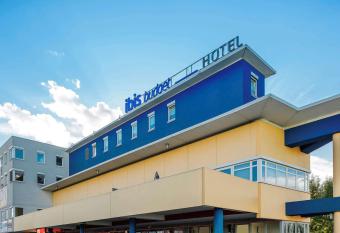 Ibis Budget Salzburg Airport - Self-Check-In allows 18 year olds to book a room