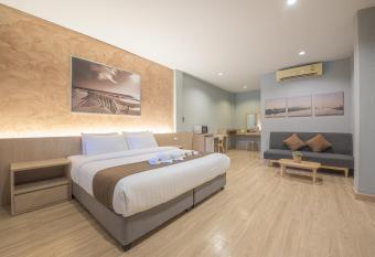 Tarnsiri Boutique Resort allows 18 year olds to book a room