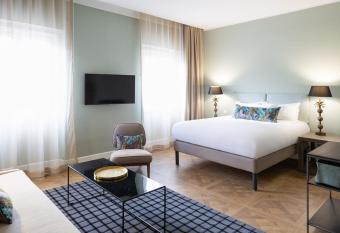 Appart h  tel Maison Montgrand-Vieux Port allows 18 year olds to book a room