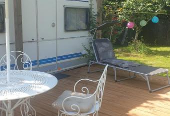 caravane proche puy du fou has Balcony rooms