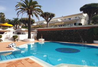 Madre Tierra Apartment allows 18 year olds to book a room