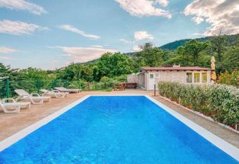 Apartments Nika with swimming pool and beautiful sea view has Balcony rooms