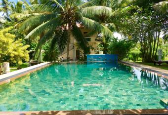 Shangri-lanka Villa has Balcony rooms