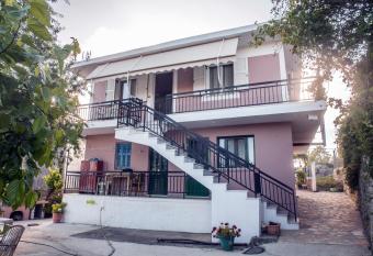 Casa Serena has Balcony rooms