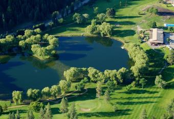 St. Andrews By The Lake has Balcony rooms