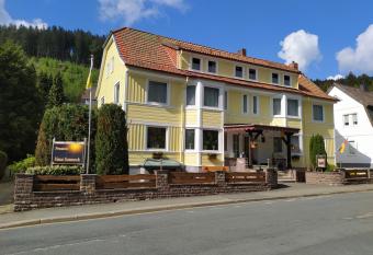 Pension Haus Sonneck allows 18 year olds to book a room