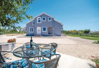 Apartman Marina has Balcony rooms