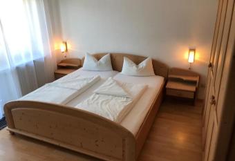 Ferienwohnung Rotensol allows 18 year olds to book a room