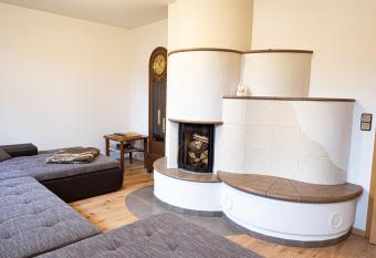 Ferienhaus Waldidyll allows 18 year olds to book a room