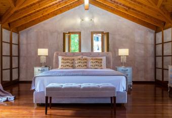 Villa Kompitsi allows 18 year olds to book a room