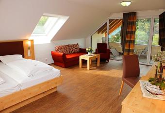 Landgasthof Adler Pelzm  hle has Balcony rooms