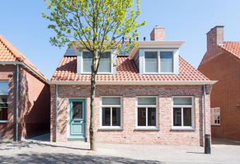 Appartementen Zuidstraat allows 18 year olds to book a room