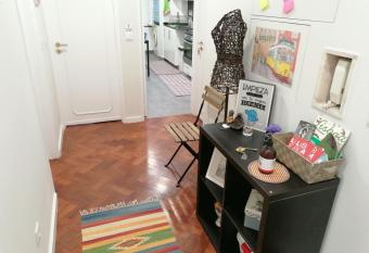 Dufi Estoril Apart Beach allows 18 year olds to book a room