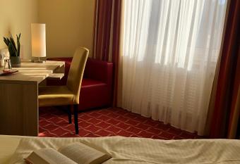 Montana Hotel K  ln-Bonn Airport has Balcony rooms