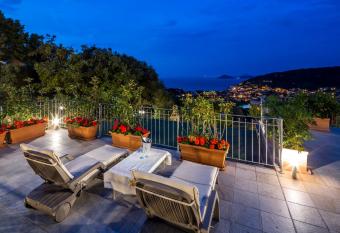 Borgo dell Uccellaia has Balcony rooms