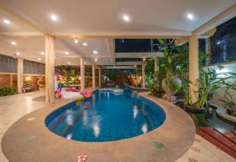          ,               ,Jomtien beach 500m,Luxury Thai style ,5BR pool Villa,BBQ,#118 has Balcony rooms