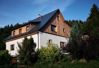 Apartm  ny Pod Str  ni allows 18 year olds to book a room