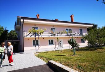 Apartments Relax has Balcony rooms
