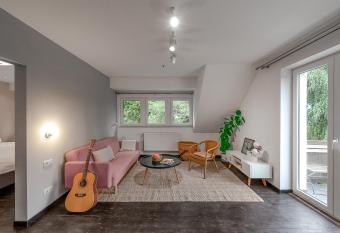 Das Wiesenhaus: Wohnen direkt am Rhein has Balcony rooms