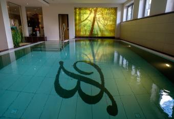 Walpurgishof allows 18 year olds to book a room