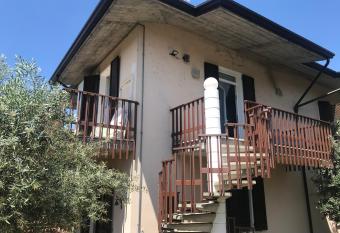 Porto la Zattera Desenzano allows 18 year olds to book a room