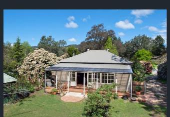 River Cottage - boutique accommodation has Balcony rooms