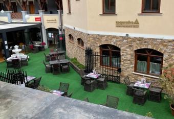 New York Pension has Balcony rooms