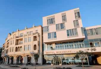 Hotel Miramare has Balcony rooms