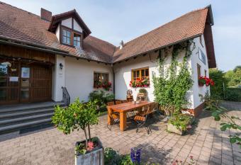 Hofmann`s Apartements & Ferienwohnungen has Balcony rooms