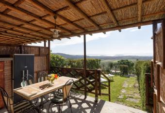 Borgo Sanguineto has Balcony rooms