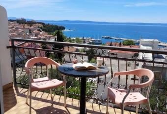 Apartments Mati   Nikola has Balcony rooms