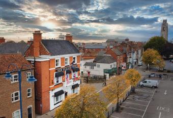 The New England Hotel allows 18 year olds to book a room
