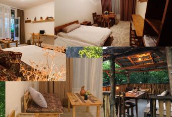 Bjnihouse, guest house has Balcony rooms