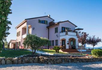 La Dolce Vista Bed&Breakfast has Balcony rooms