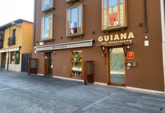 APARTAMENTOS TUR  STICOS GUIANA allows 18 year olds to book a room