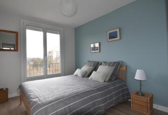 La Belle Chanteraine has Balcony rooms