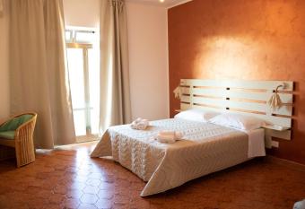 Hotel Ristorante Scirocco has Balcony rooms