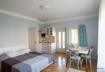 Zef  r Apartments has Balcony rooms