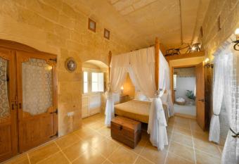 Tal-Barun Farmhouse allows 18 year olds to book a room