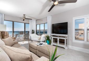 Emerald Towers has Balcony rooms