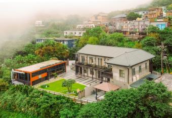             -                           -Jien Mount Villas has Balcony rooms