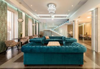 Fibula Residence Hotel & Wellness - Adults Only allows 18 year olds to book a room