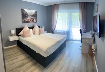 Family Apartment allows 18 year olds to book a room