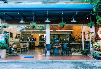 B House Chiang Mai Thailand allows 18 year olds to book a room