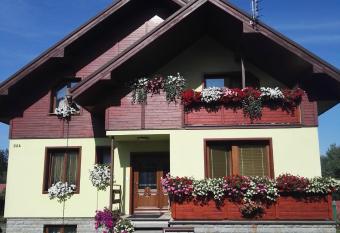 Homestay Adele has Balcony rooms