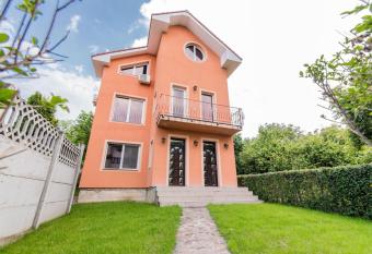 Vila Ana-Maria has Balcony rooms