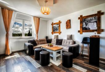 Apartment Amor-deluxe has Balcony rooms